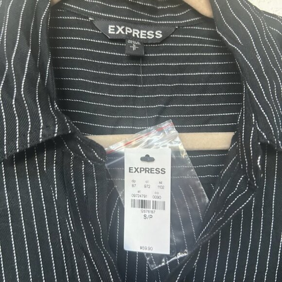 NWT Express Super Soft Black White Stripes Shirt Blouse With Side Slits - Picture 4 of 5
